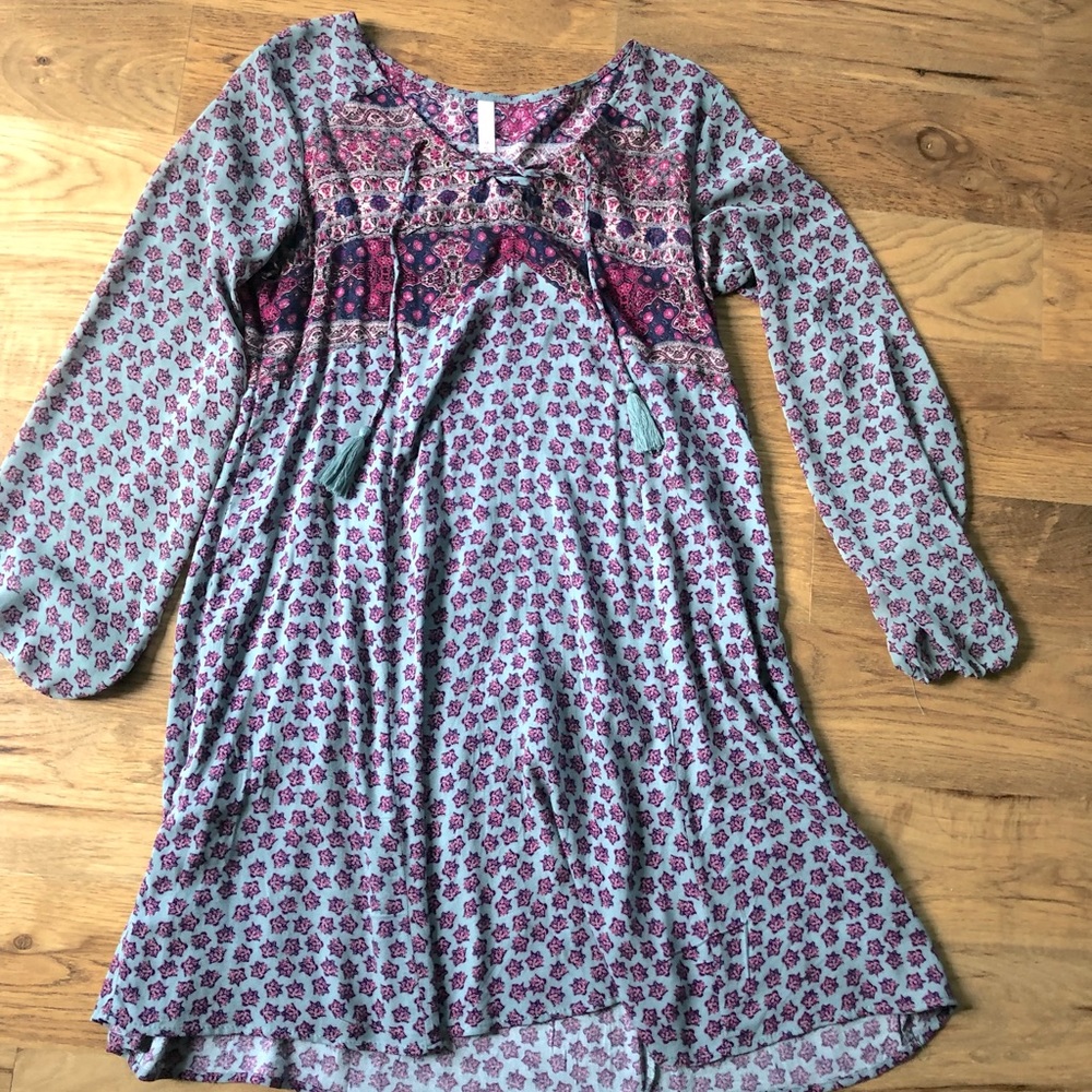 Lightly Worn Floral dress with long sleeves